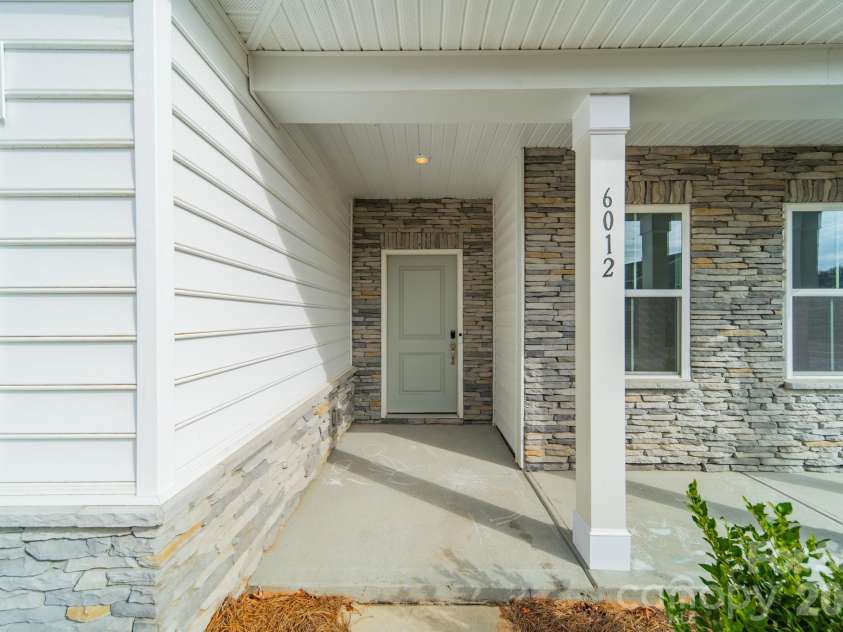 6012 Chumbley Point Road, Charlotte, NC 28215.  MLS# CAR4365246, YatesRealty ID 31923. 