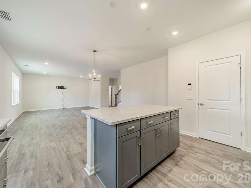 6012 Chumbley Point Road, Charlotte, NC 28215.  MLS# CAR4365246, YatesRealty ID 31923. 