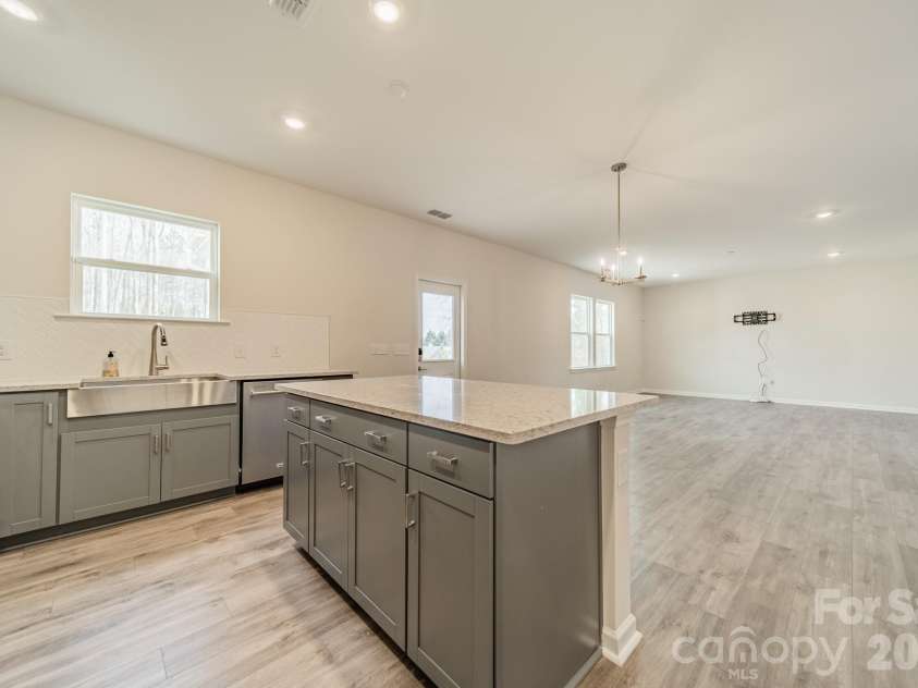 6012 Chumbley Point Road, Charlotte, NC 28215.  MLS# CAR4365246, YatesRealty ID 31923. 