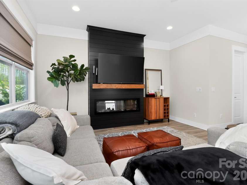 1101 Masefield Avenue, Matthews, NC 28105.  MLS# CAR4364671, YatesRealty ID 31925. 