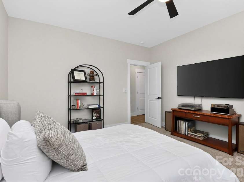 1101 Masefield Avenue, Matthews, NC 28105.  MLS# CAR4364671, YatesRealty ID 31925. 