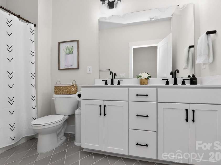 1101 Masefield Avenue, Matthews, NC 28105.  MLS# CAR4364671, YatesRealty ID 31925. Full Bathroom on second floor