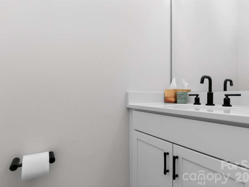 1101 Masefield Avenue, Matthews, NC 28105.  MLS# CAR4364671, YatesRealty ID 31925. Half Bath on main level