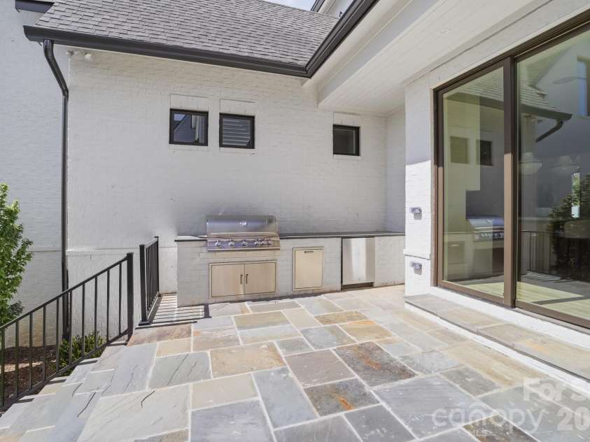 216 Walnut Street, Davidson, NC 28036.  MLS# CAR4300699, YatesRealty ID 31926. 