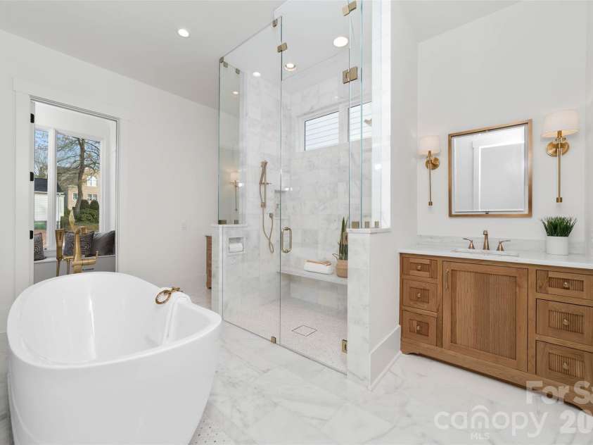 216 Walnut Street, Davidson, NC 28036.  MLS# CAR4300699, YatesRealty ID 31926. Primary ensuite