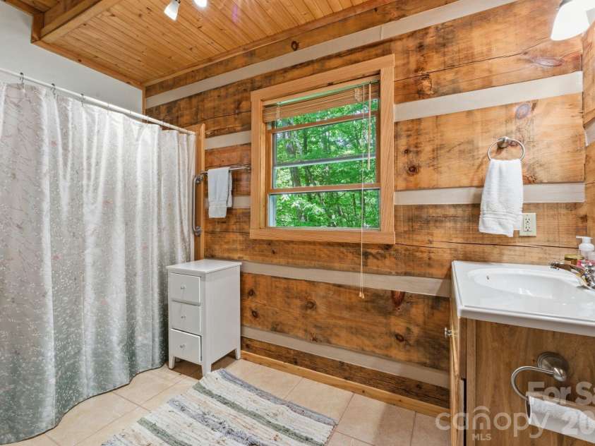 311 Copper Spur Drive, Maggie Valley, NC 28751.  MLS# CAR4387537, YatesRealty ID 31927. 