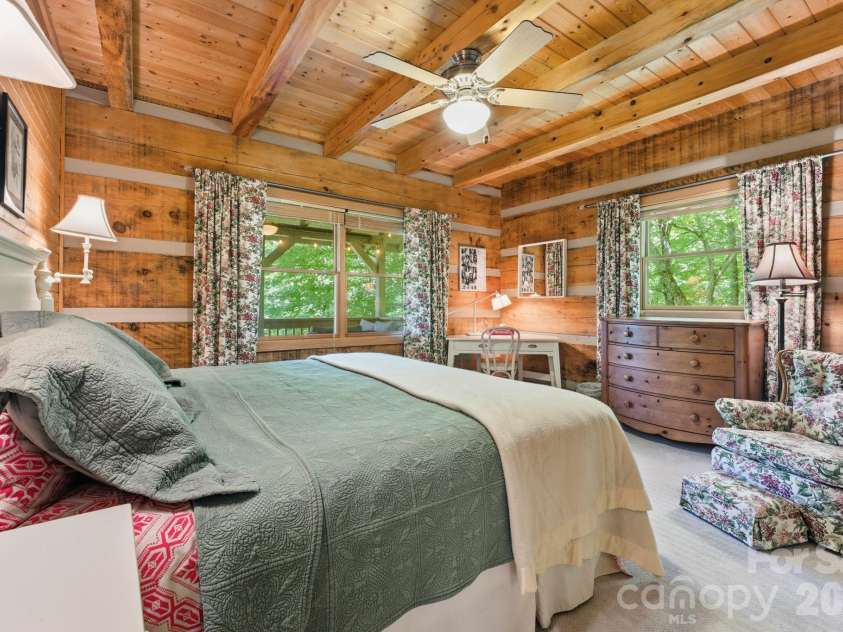 311 Copper Spur Drive, Maggie Valley, NC 28751.  MLS# CAR4387537, YatesRealty ID 31927. Main floor bedroom