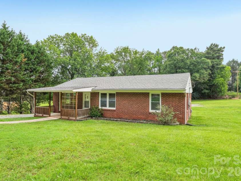 435 Parker Circle, Norwood, NC 28128.  MLS# CAR4388801, YatesRealty ID 31928. 