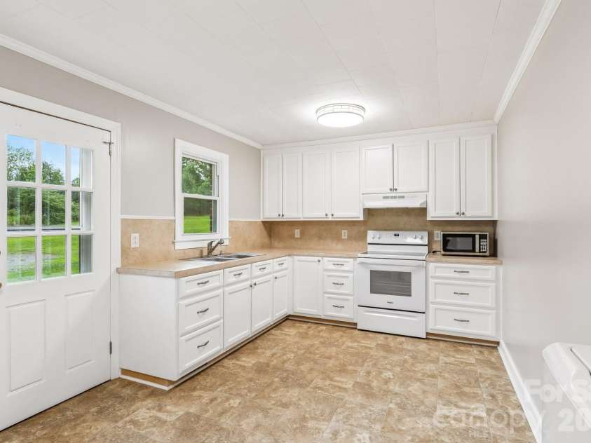 435 Parker Circle, Norwood, NC 28128.  MLS# CAR4388801, YatesRealty ID 31928. 