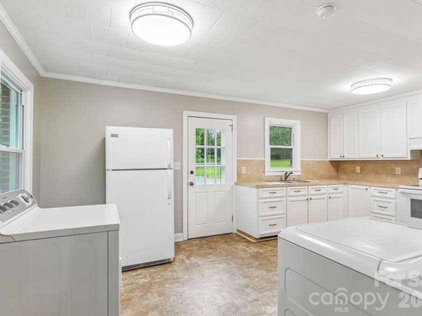 435 Parker Circle, Norwood, NC 28128.  MLS# CAR4388801, YatesRealty ID 31928. 