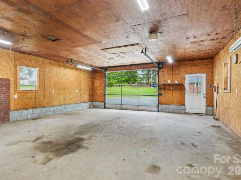 435 Parker Circle, Norwood, NC 28128.  MLS# CAR4388801, YatesRealty ID 31928. 