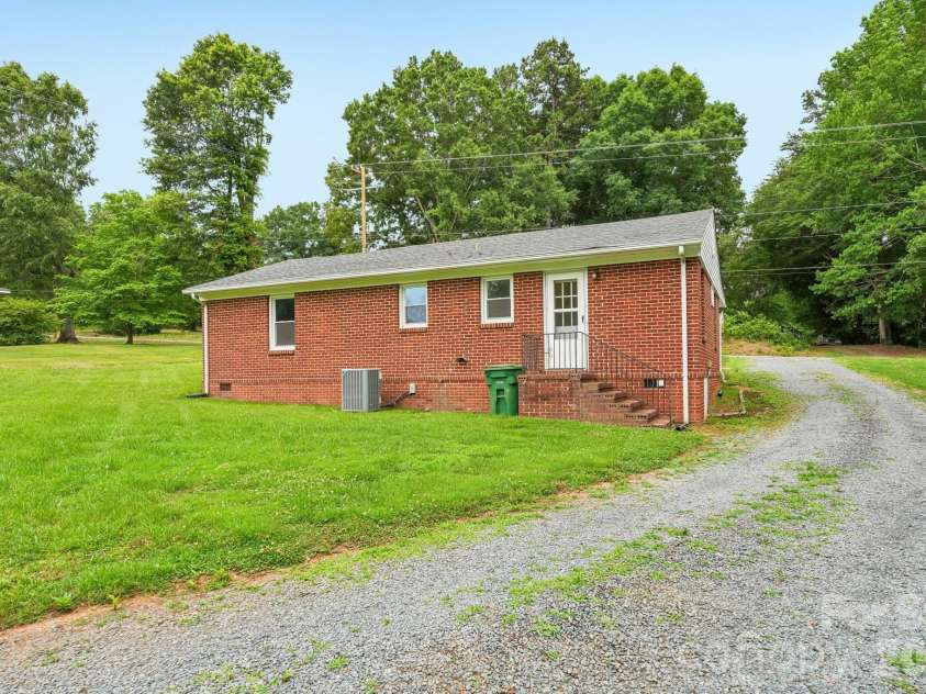 435 Parker Circle, Norwood, NC 28128.  MLS# CAR4388801, YatesRealty ID 31928. 