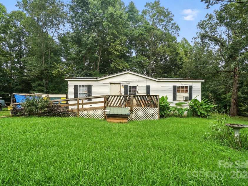 450 Dixon School Road, Kings Mountain, NC 28086.  MLS# CAR4291938, YatesRealty ID 31928. 2 of 2 Manufactured homes on the property