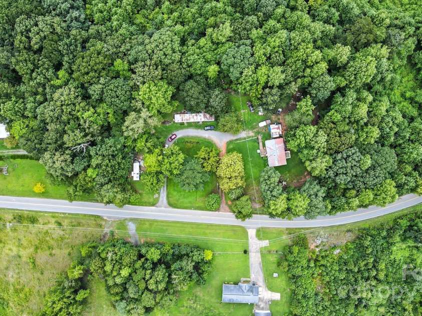450 Dixon School Road, Kings Mountain, NC 28086.  MLS# CAR4291938, YatesRealty ID 31928. Aerial of subject street and lot