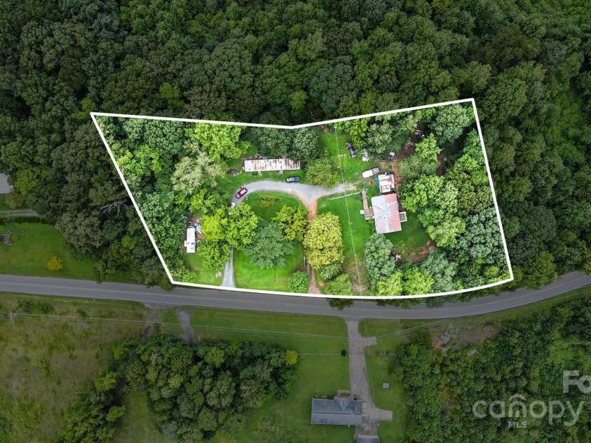 450 Dixon School Road, Kings Mountain, NC 28086.  MLS# CAR4291938, YatesRealty ID 31928. Approx Lot Dimensions