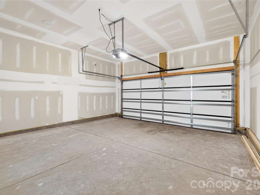 675 Fisher Street, Kannapolis, NC 28027.  MLS# CAR4392519, YatesRealty ID 31929. 