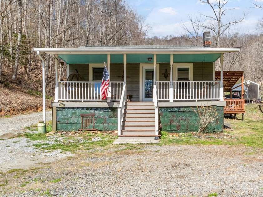 194 Colehearth Hollow Road, Bakersville, NC 28705.  MLS# CAR4238440, YatesRealty ID 3193. 