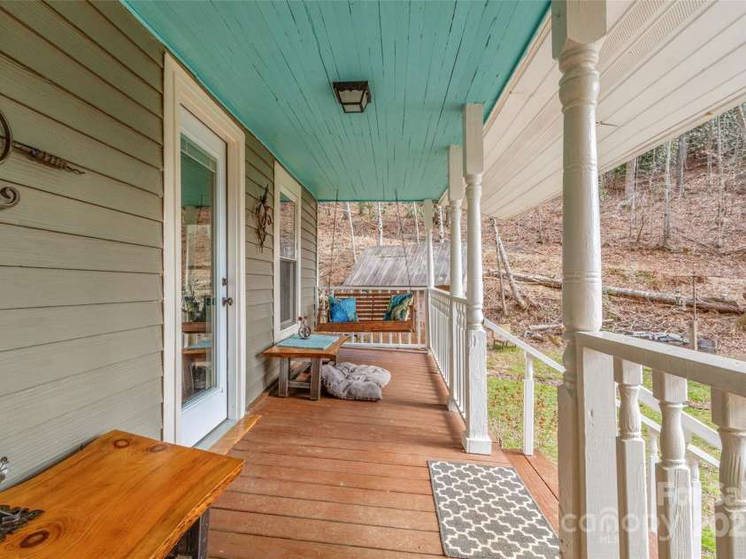 194 Colehearth Hollow Road, Bakersville, NC 28705.  MLS# CAR4238440, YatesRealty ID 3193. 