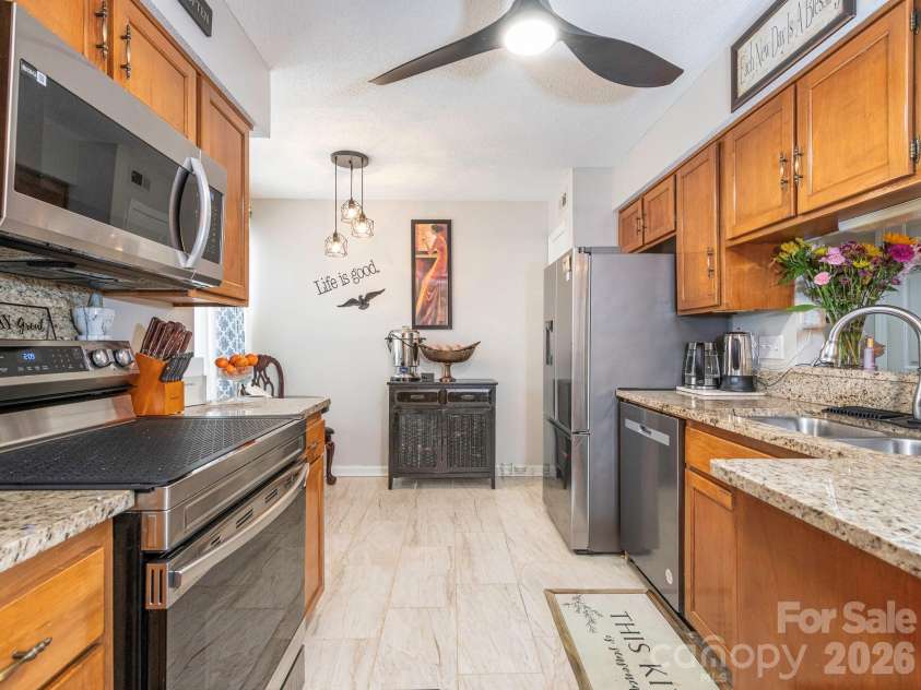 7200 Winery Lane, Charlotte, NC 28227.  MLS# CAR4352224, YatesRealty ID 3193. 