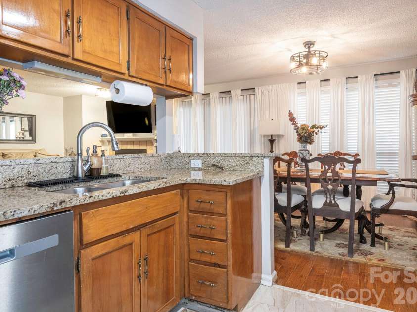 7200 Winery Lane, Charlotte, NC 28227.  MLS# CAR4352224, YatesRealty ID 3193. 