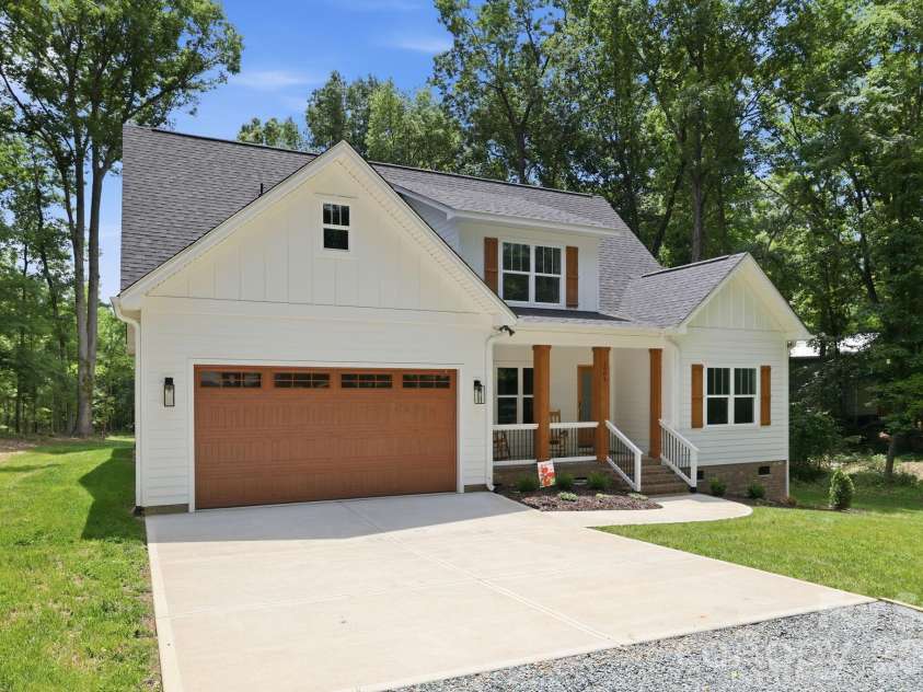 1004 Sandy Ridge Road, Monroe, NC 28112.  MLS# CAR4384931, YatesRealty ID 31930. 