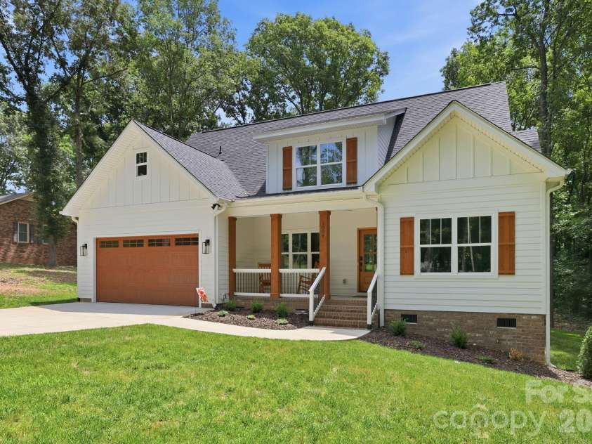 1004 Sandy Ridge Road, Monroe, NC 28112.  MLS# CAR4384931, YatesRealty ID 31930. 