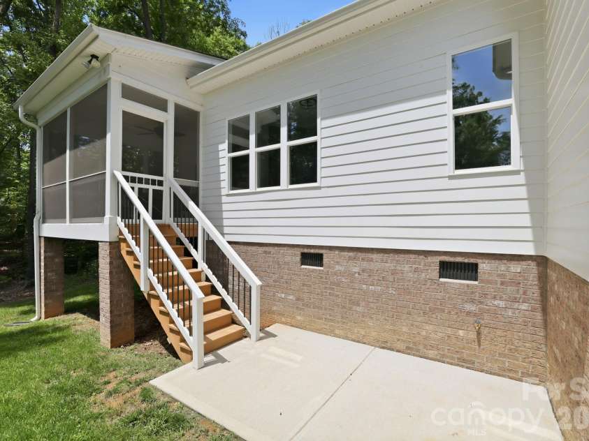 1004 Sandy Ridge Road, Monroe, NC 28112.  MLS# CAR4384931, YatesRealty ID 31930. 