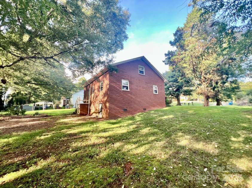 88 Polk Street, Taylorsville, NC 28681.  MLS# CAR4292183, YatesRealty ID 31930. 