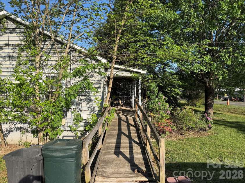 141 Walker Road, Morganton, NC 28655.  MLS# CAR4371389, YatesRealty ID 31931. 