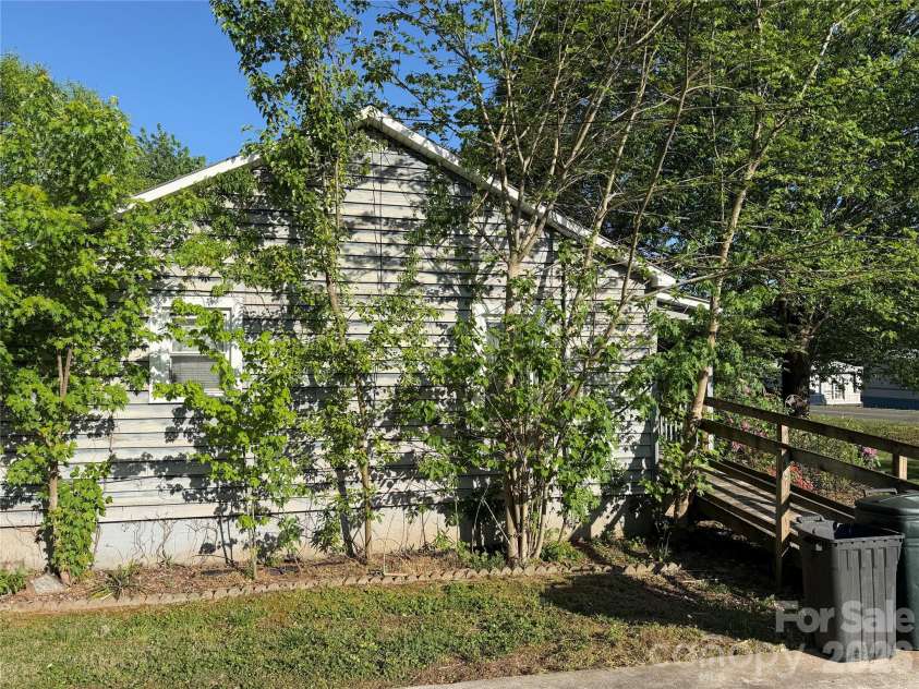141 Walker Road, Morganton, NC 28655.  MLS# CAR4371389, YatesRealty ID 31931. 
