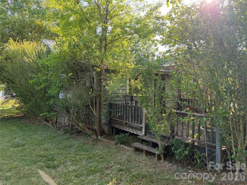 141 Walker Road, Morganton, NC 28655.  MLS# CAR4371389, YatesRealty ID 31931. 