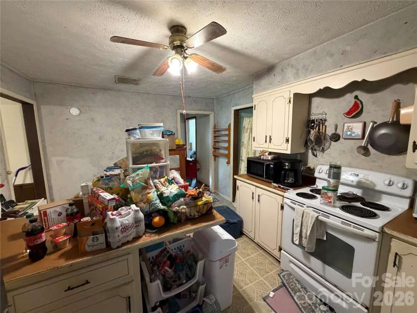 141 Walker Road, Morganton, NC 28655.  MLS# CAR4371389, YatesRealty ID 31931. 