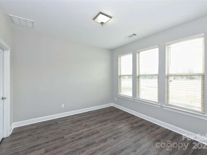 2635 Statesville Avenue, Charlotte, NC 28206.  MLS# CAR4290850, YatesRealty ID 31932. 