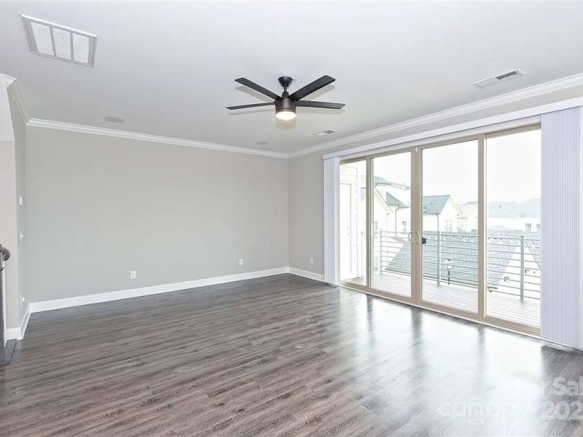 2635 Statesville Avenue, Charlotte, NC 28206.  MLS# CAR4290850, YatesRealty ID 31932. 