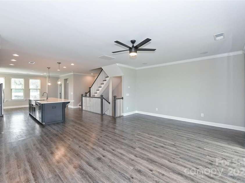 2635 Statesville Avenue, Charlotte, NC 28206.  MLS# CAR4290850, YatesRealty ID 31932. 