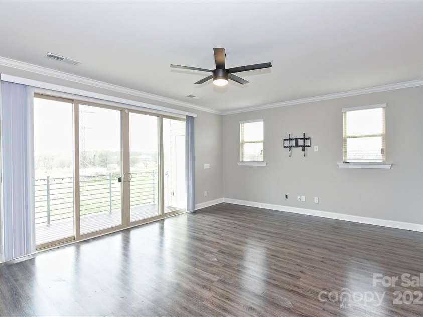 2635 Statesville Avenue, Charlotte, NC 28206.  MLS# CAR4290850, YatesRealty ID 31932. 