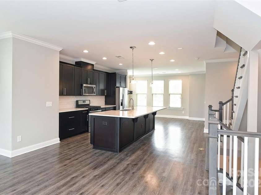 2635 Statesville Avenue, Charlotte, NC 28206.  MLS# CAR4290850, YatesRealty ID 31932. 