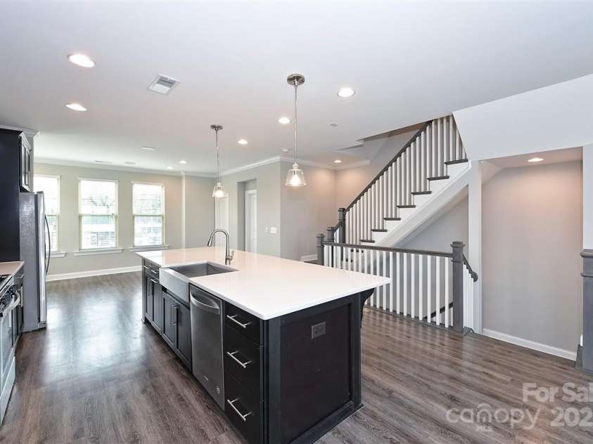2635 Statesville Avenue, Charlotte, NC 28206.  MLS# CAR4290850, YatesRealty ID 31932. 