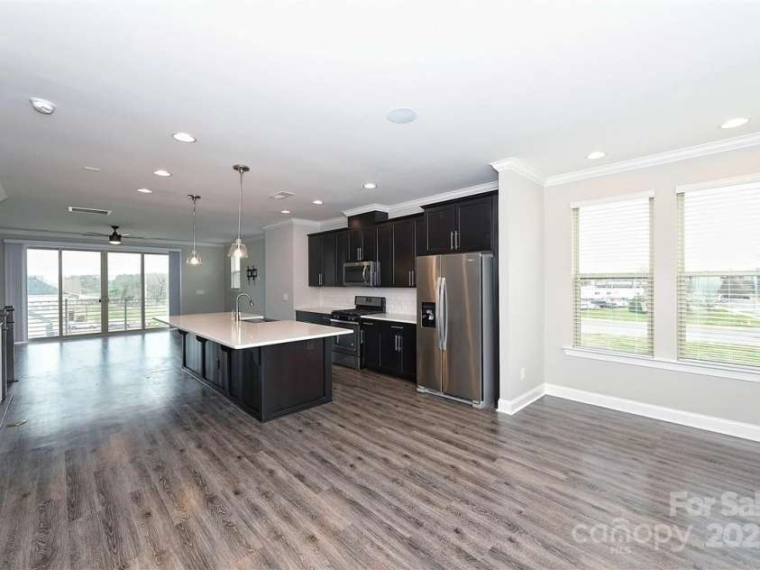 2635 Statesville Avenue, Charlotte, NC 28206.  MLS# CAR4290850, YatesRealty ID 31932. 