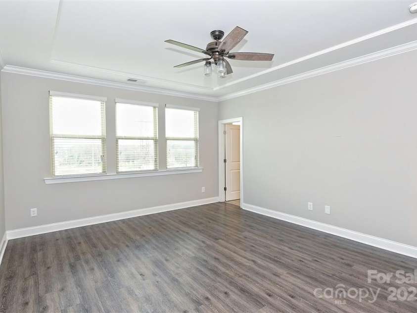 2635 Statesville Avenue, Charlotte, NC 28206.  MLS# CAR4290850, YatesRealty ID 31932. 