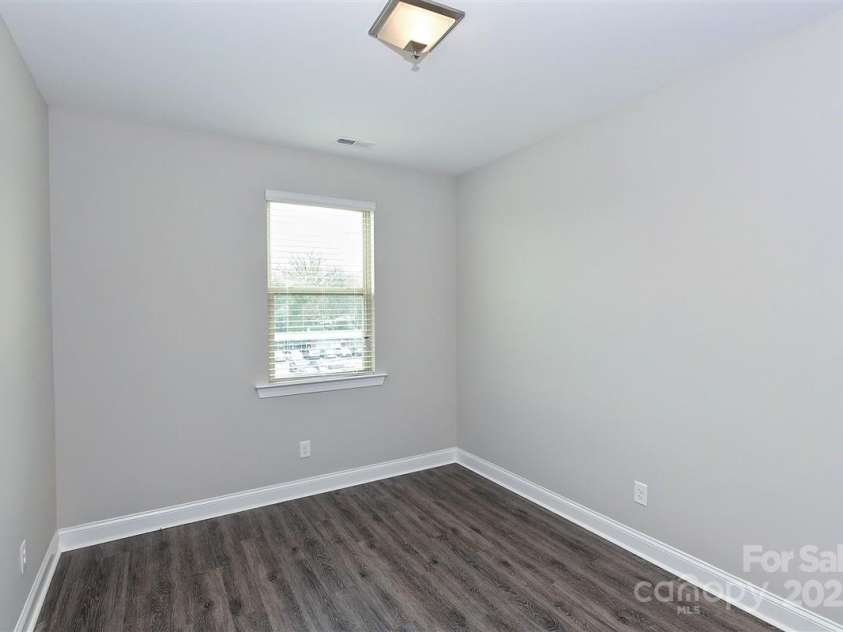 2635 Statesville Avenue, Charlotte, NC 28206.  MLS# CAR4290850, YatesRealty ID 31932. 