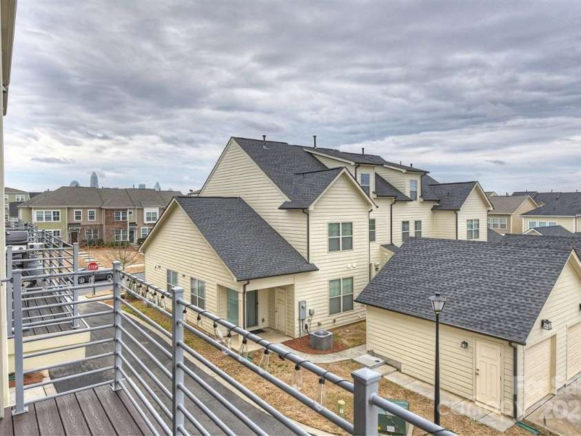 2635 Statesville Avenue, Charlotte, NC 28206.  MLS# CAR4290850, YatesRealty ID 31932. 