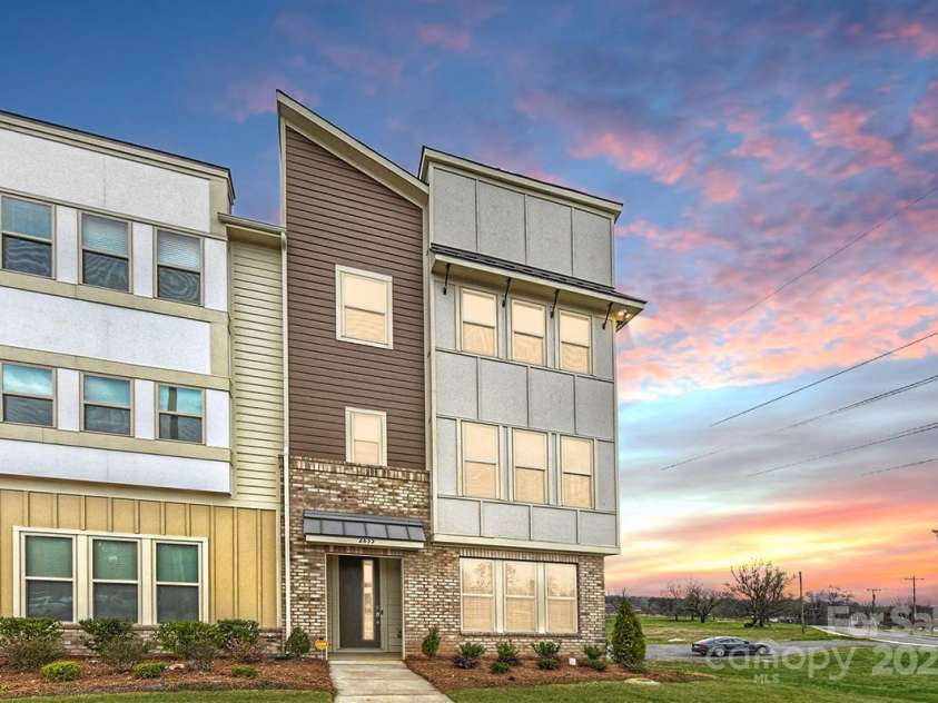 2635 Statesville Avenue, Charlotte, NC 28206.  MLS# CAR4290850, YatesRealty ID 31932. 