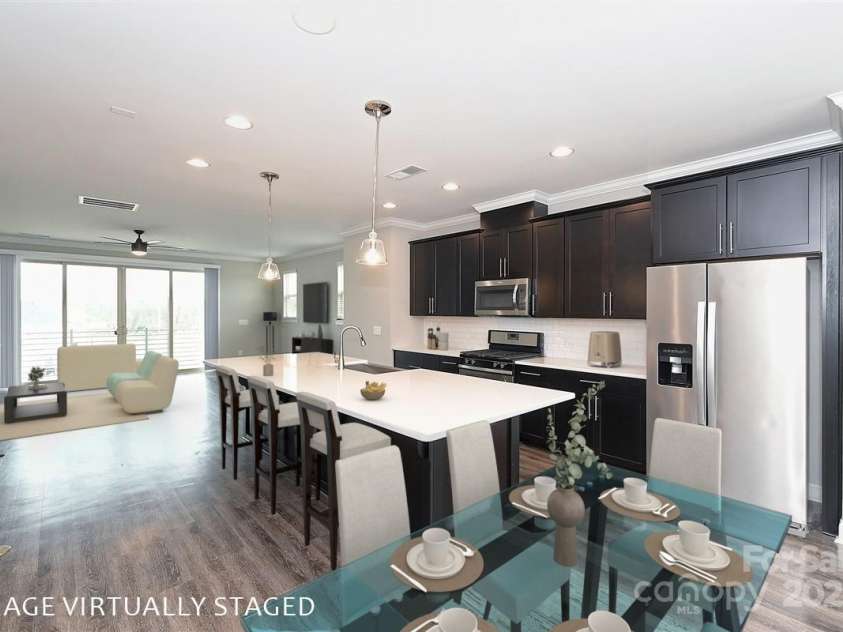 2635 Statesville Avenue, Charlotte, NC 28206.  MLS# CAR4290850, YatesRealty ID 31932. 