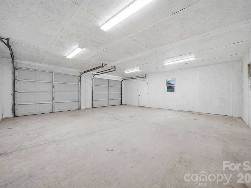 4944 Largo Court, Conover, NC 28613.  MLS# CAR4403514, YatesRealty ID 31932. 2 Car Garage
