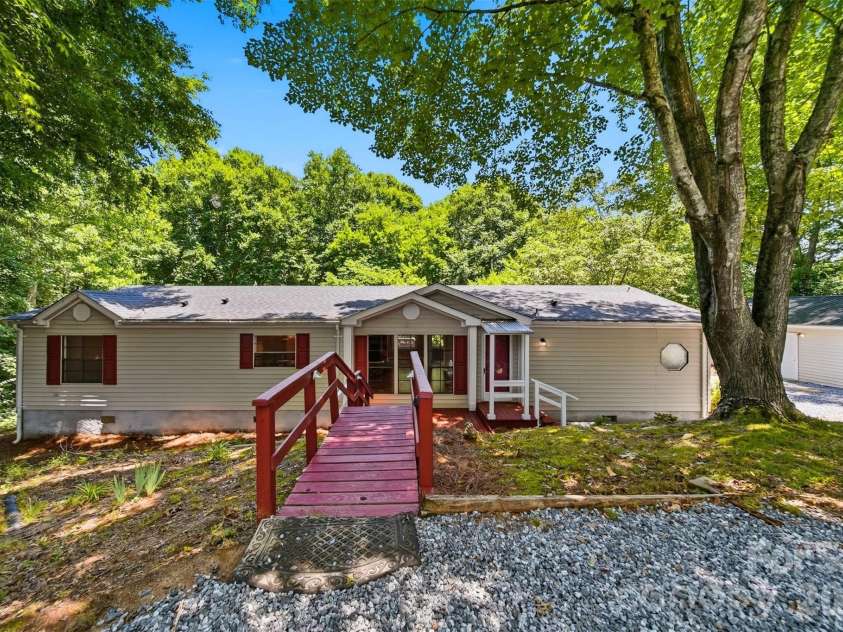 4944 Largo Court, Conover, NC 28613.  MLS# CAR4403514, YatesRealty ID 31932. 