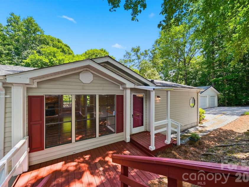 4944 Largo Court, Conover, NC 28613.  MLS# CAR4403514, YatesRealty ID 31932. 
