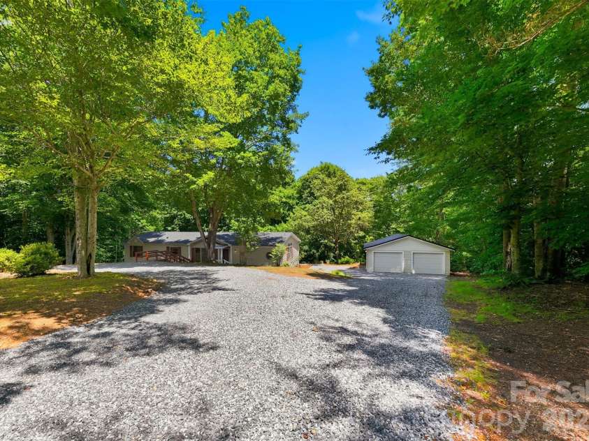 4944 Largo Court, Conover, NC 28613.  MLS# CAR4403514, YatesRealty ID 31932. 
