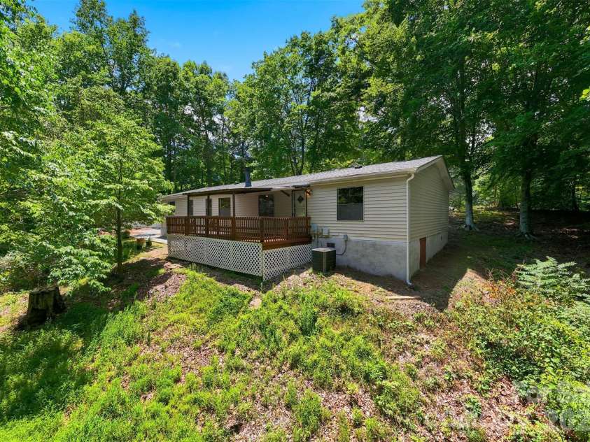 4944 Largo Court, Conover, NC 28613.  MLS# CAR4403514, YatesRealty ID 31932. 