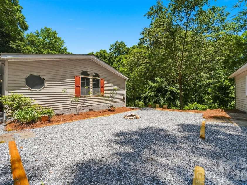 4944 Largo Court, Conover, NC 28613.  MLS# CAR4403514, YatesRealty ID 31932. 